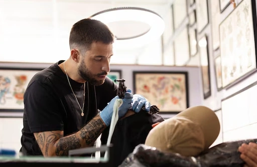 tatoo artist